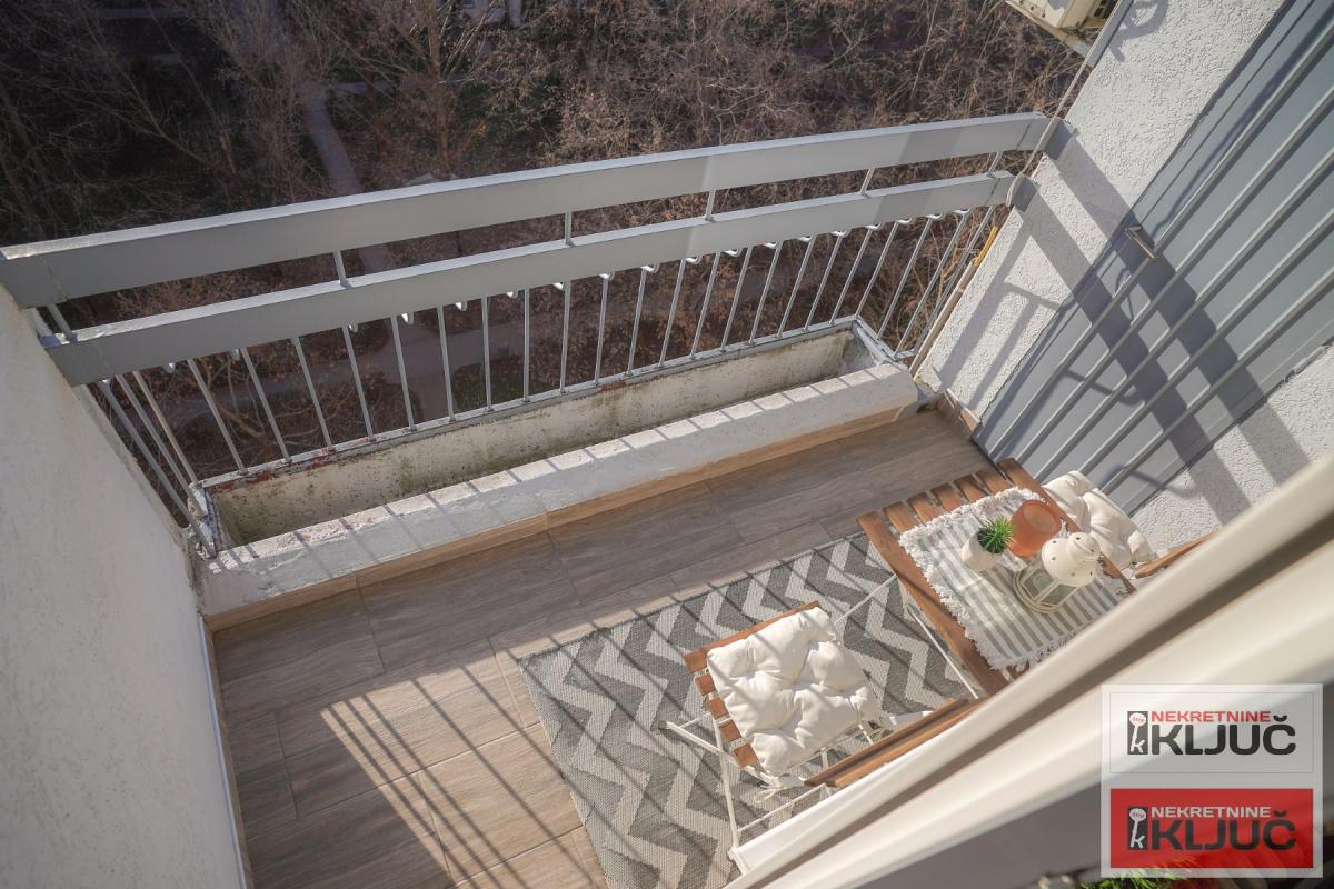 LIMAN 4, Dvoiposoban, 69m2+ Terasa, Renoviran 18