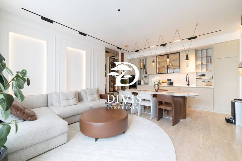 Prodajemo 4 0 stan  110m2  BW Aria  14 sprat  namešten 3