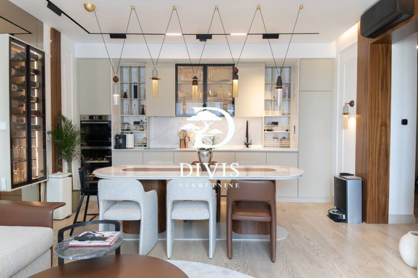 Prodajemo 4 0 stan  110m2  BW Aria  14 sprat  namešten 5