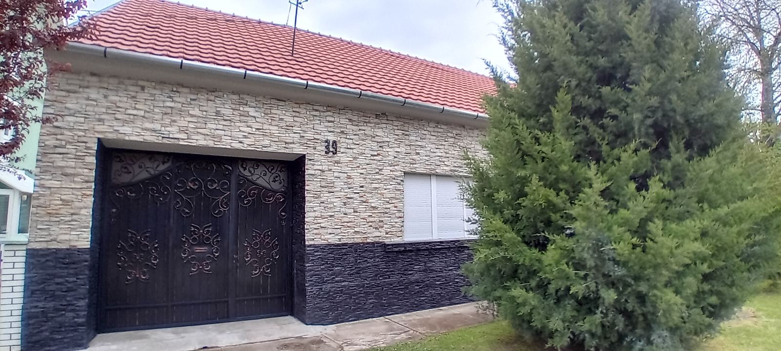 Kuća na idealnoj lokaciji 1