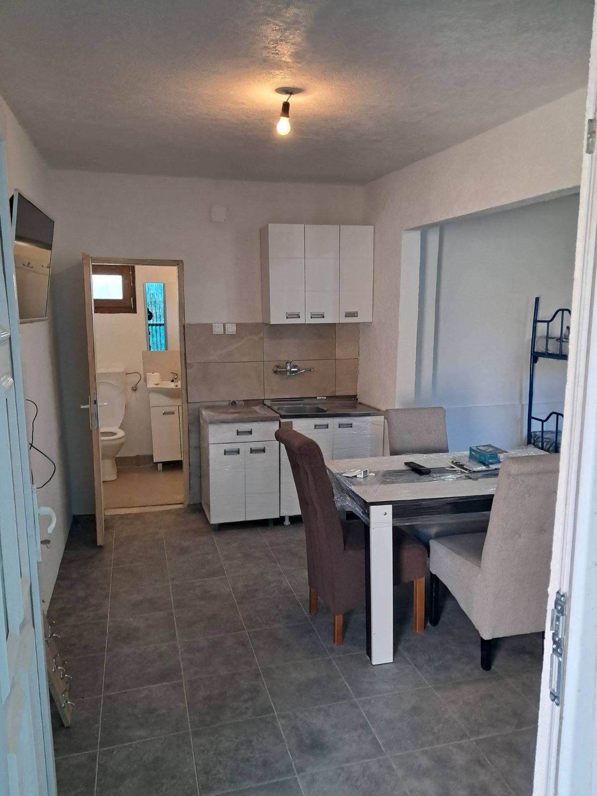 Izdajem smestaj za radnike Dobanovci 2