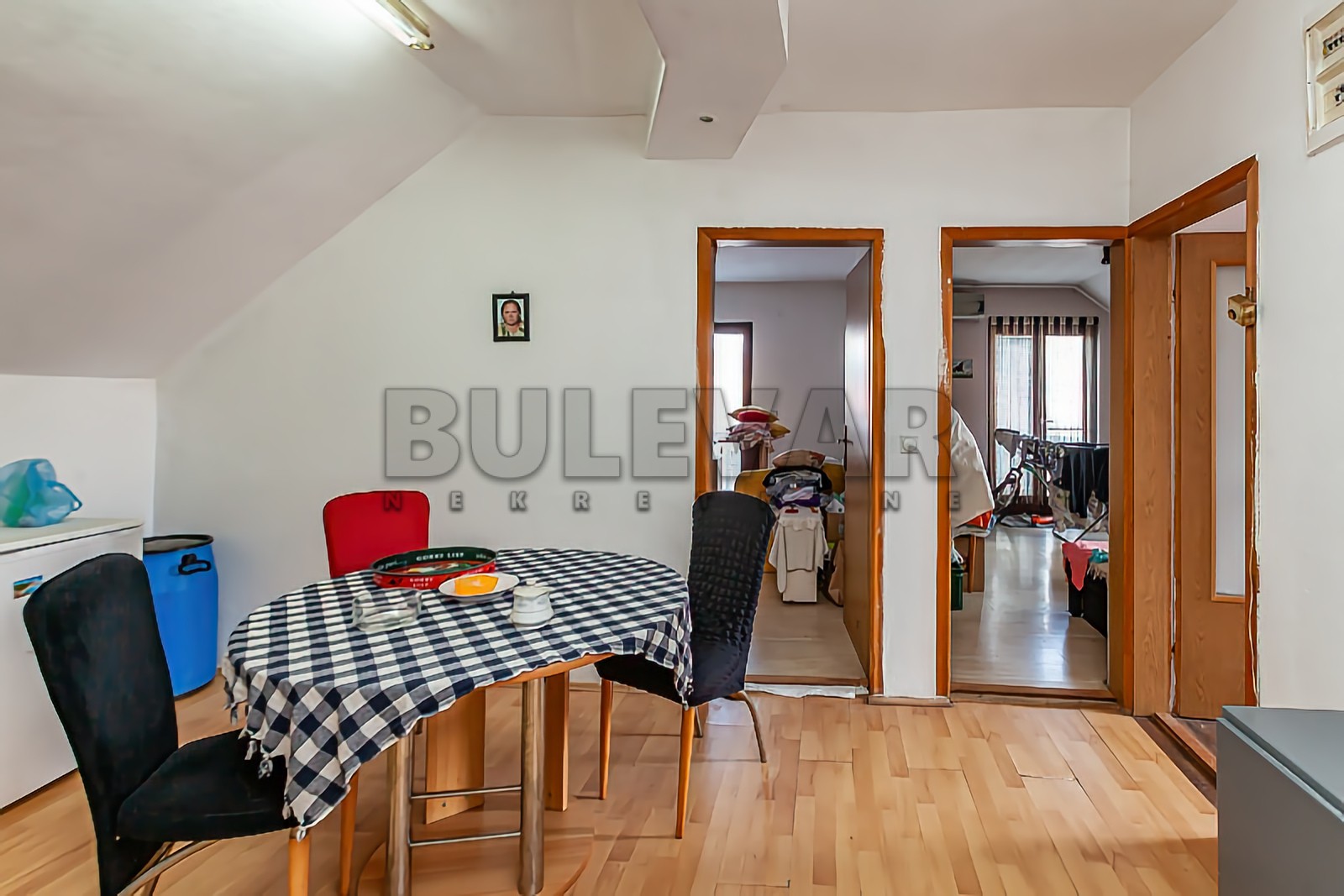 četvorosobna kuća, 200 m2, Železnička stanica, Vojvode Bojovića ID: p-013836 2