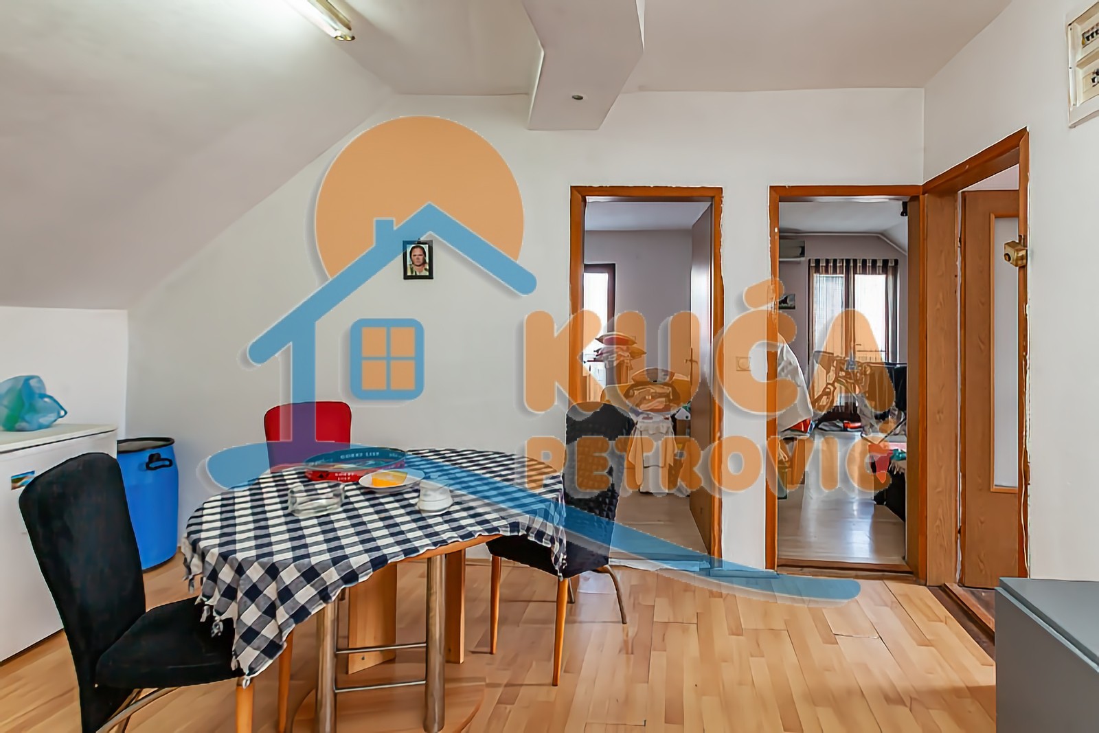 četvorosobna kuća, 200 m2, Železnička stanica, Vojvode Bojovića ID: p-013836 2