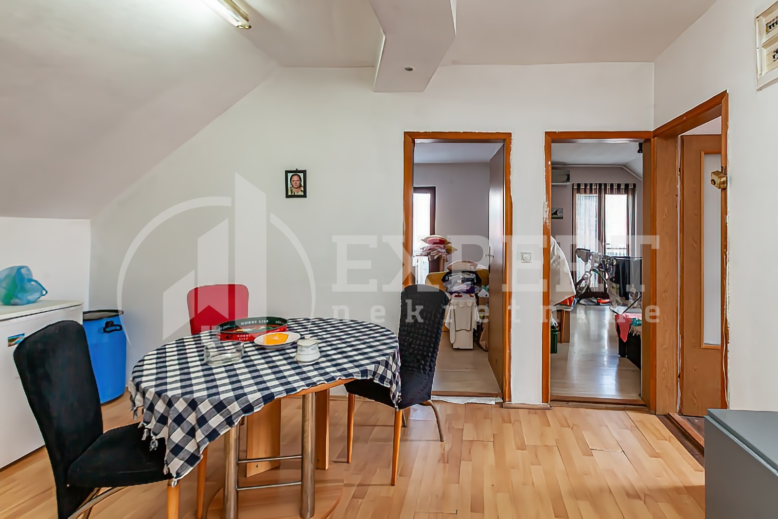 četvorosobna kuća, 200 m2, Železnička stanica, Vojvode Bojovića ID: p-013836 2