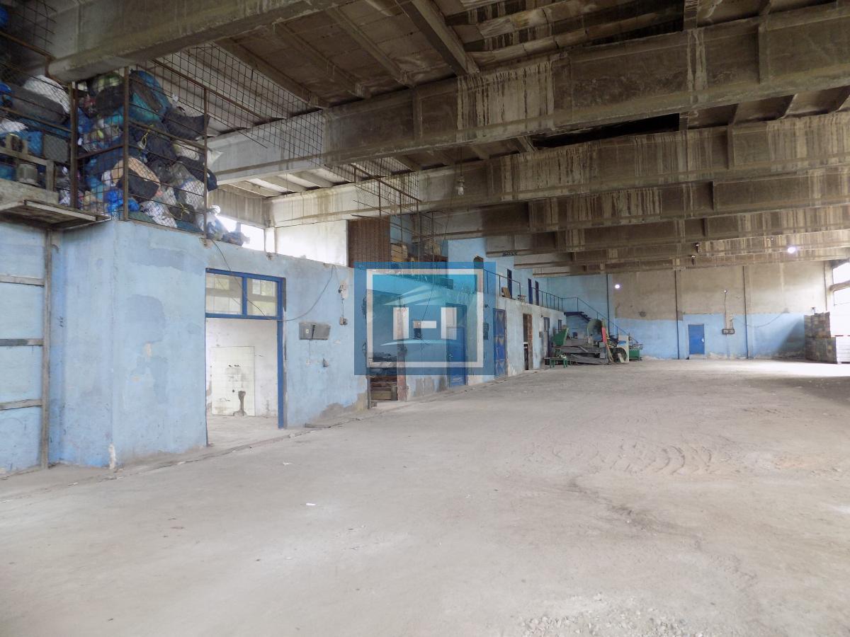 Hala za renoviranje sa kancelarijskim delom 26