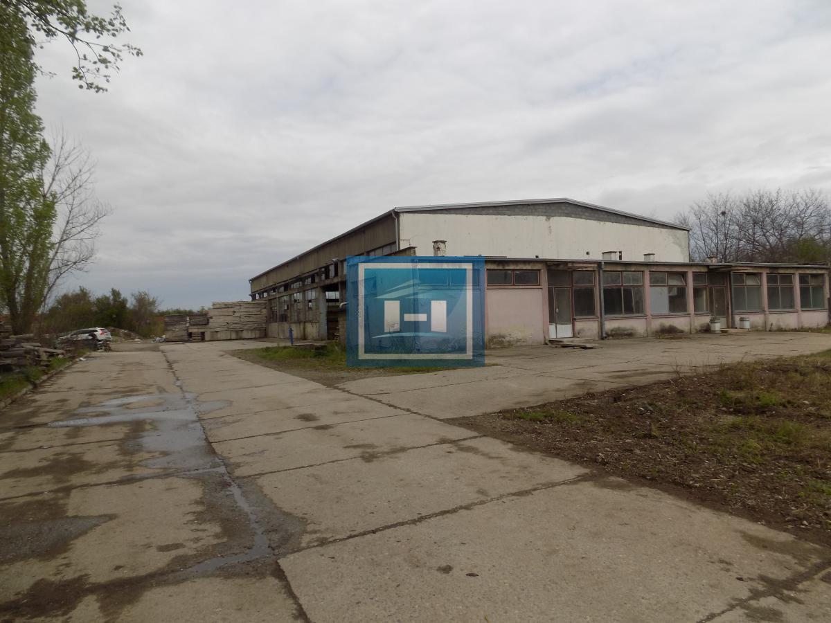 Hala za renoviranje sa kancelarijskim delom 39