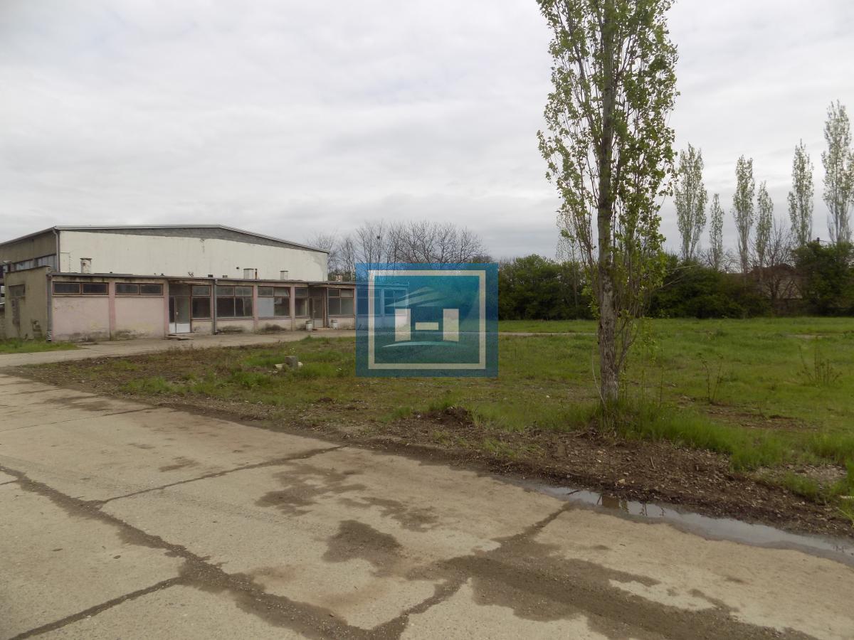 Hala za renoviranje sa kancelarijskim delom 43