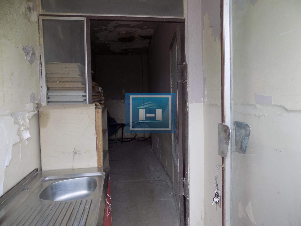 Hala za renoviranje sa kancelarijskim delom 19