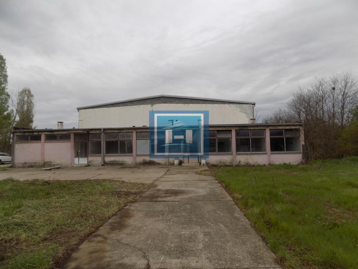 Hala za renoviranje sa kancelarijskim delom 10