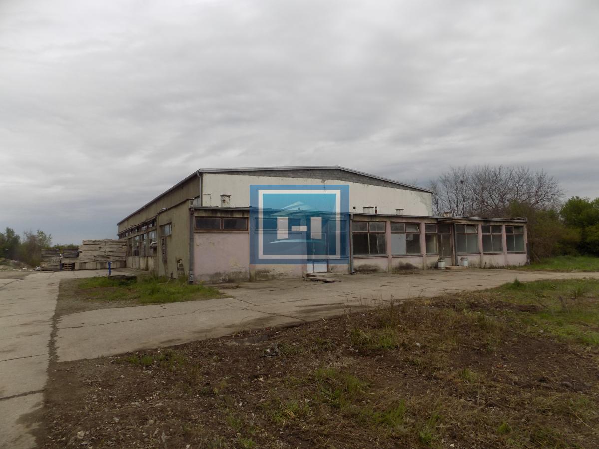 Hala za renoviranje sa kancelarijskim delom 8