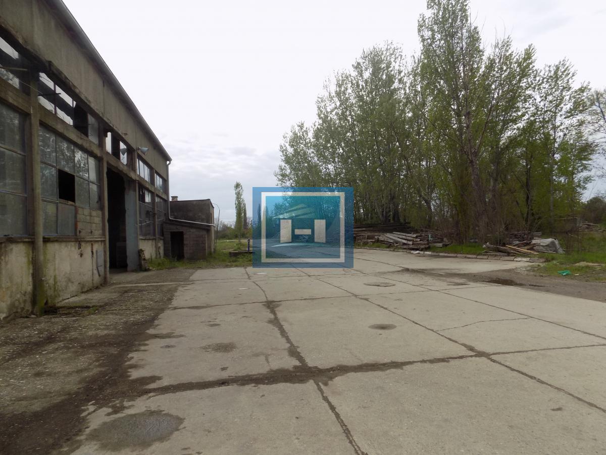 Hala za renoviranje sa kancelarijskim delom 31