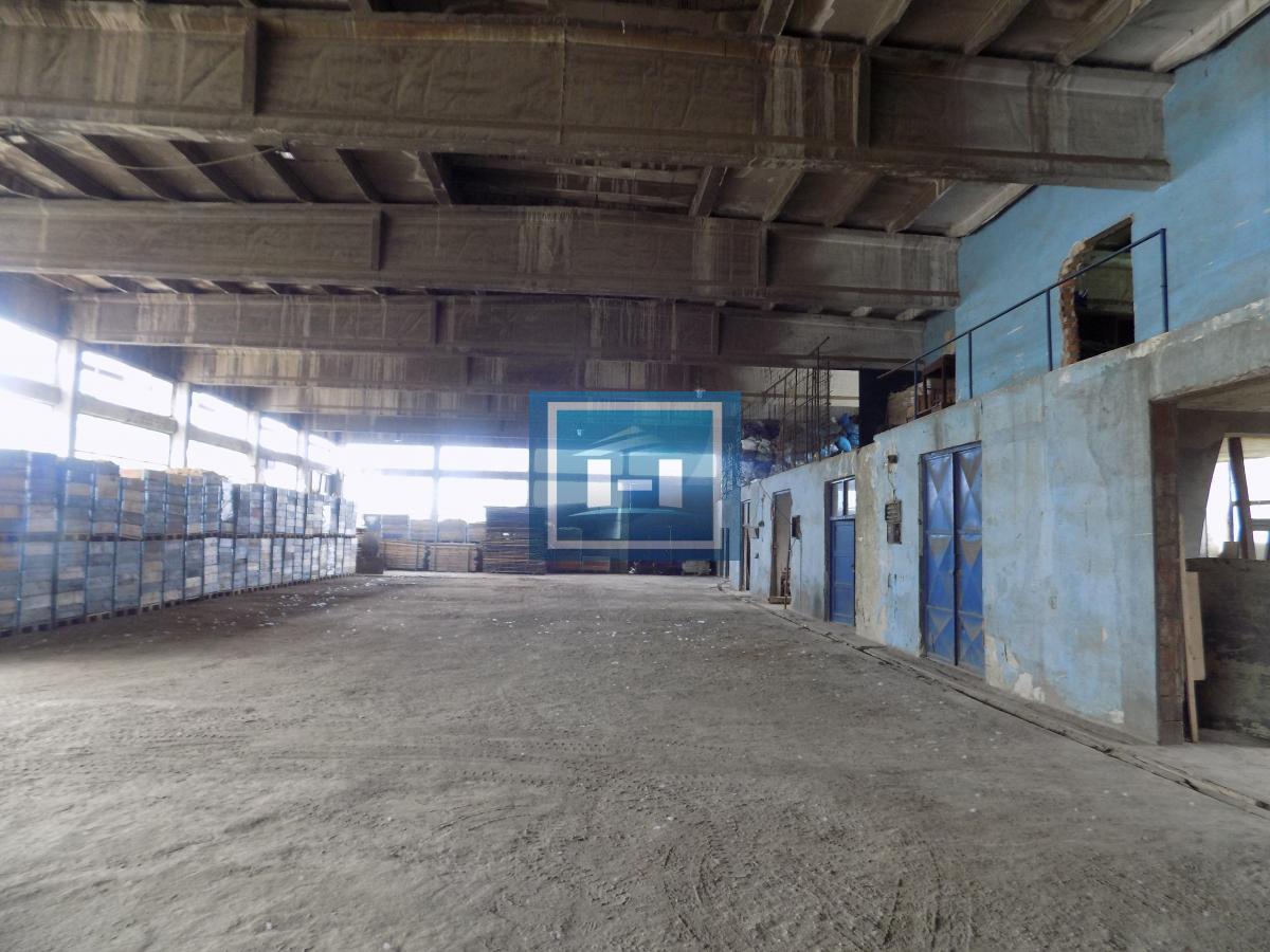 Hala za renoviranje sa kancelarijskim delom 23