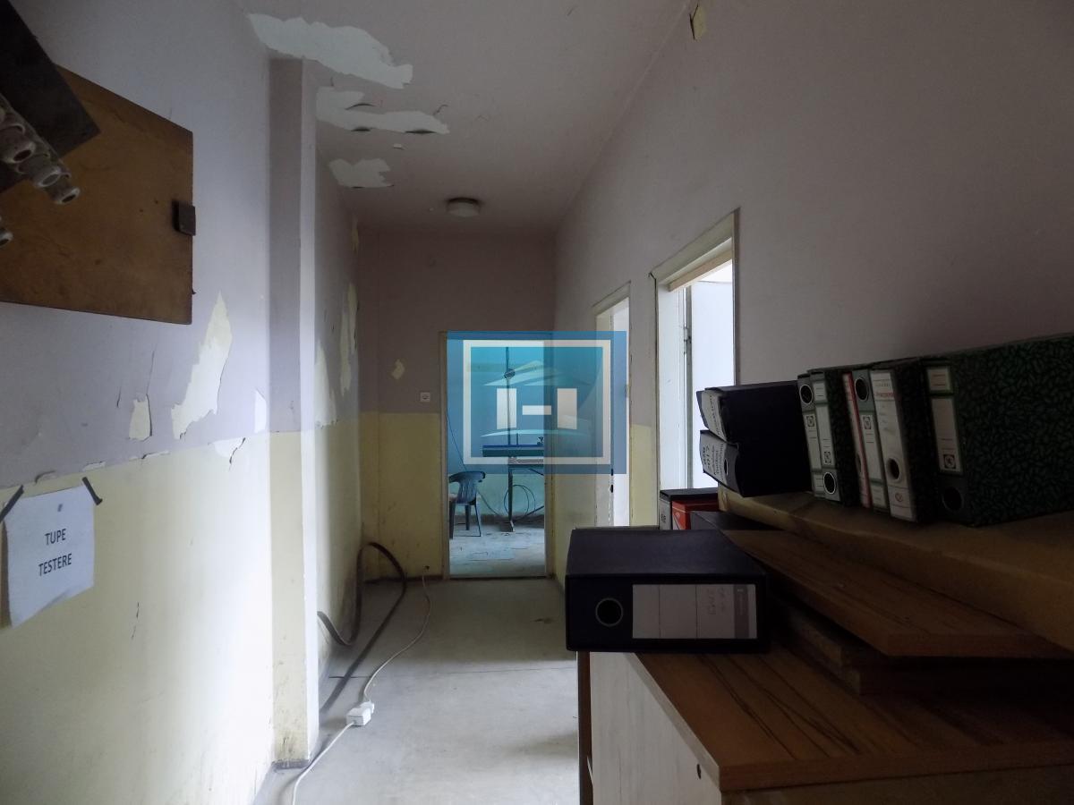 Hala za renoviranje sa kancelarijskim delom 17