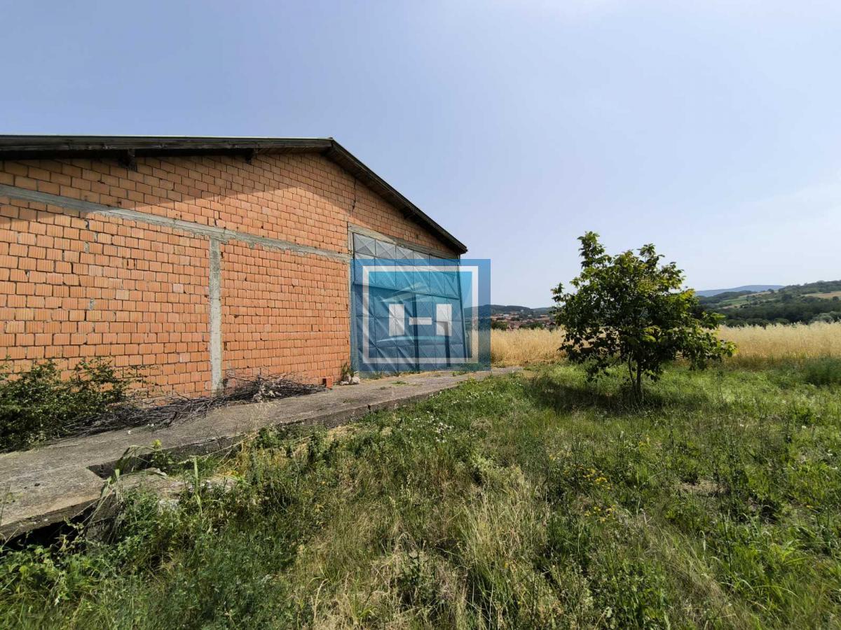 POSLOVNA HALA SA ZEMLJIŠTEM ZA IZDAVANJE – 570 m² + 26 ari 11