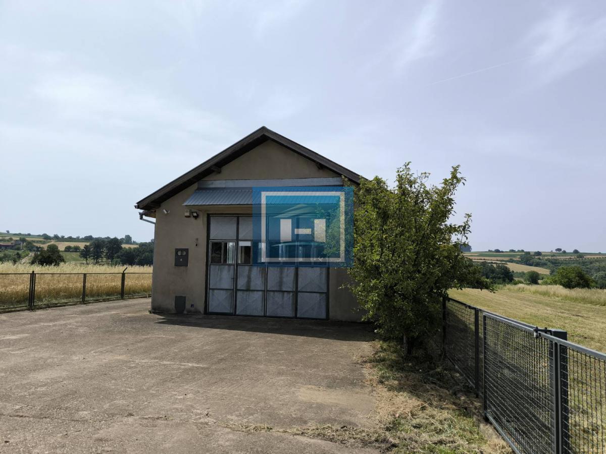 POSLOVNA HALA SA ZEMLJIŠTEM ZA IZDAVANJE – 570 m² + 26 ari 2