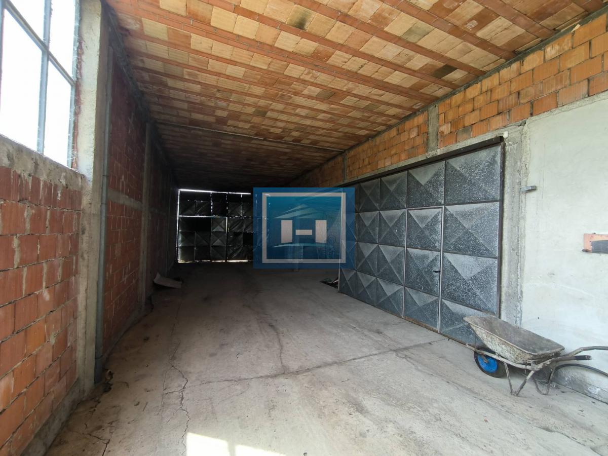 POSLOVNA HALA SA ZEMLJIŠTEM ZA IZDAVANJE – 570 m² + 26 ari 14