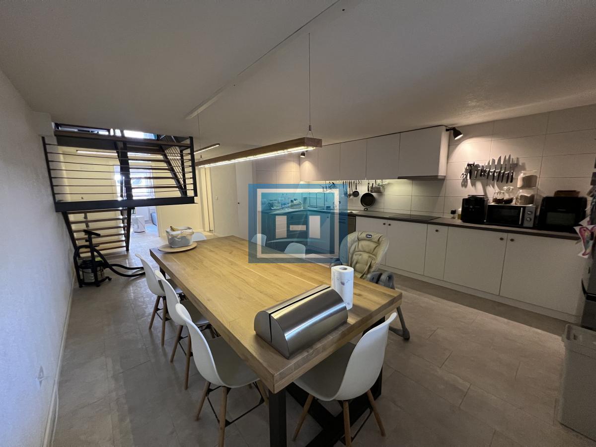 Prelepo uređen stan sa dvorištem 2