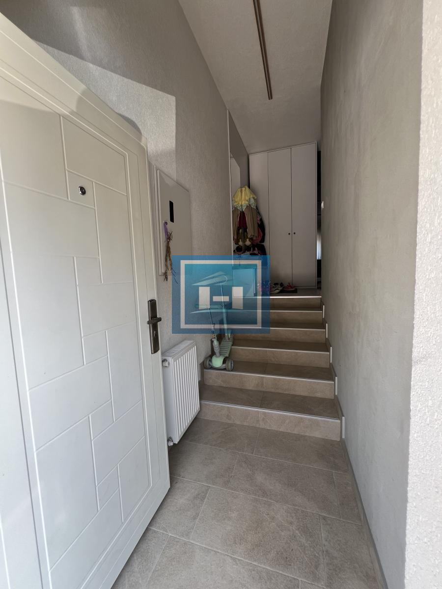 Prelepo uređen stan sa dvorištem 4