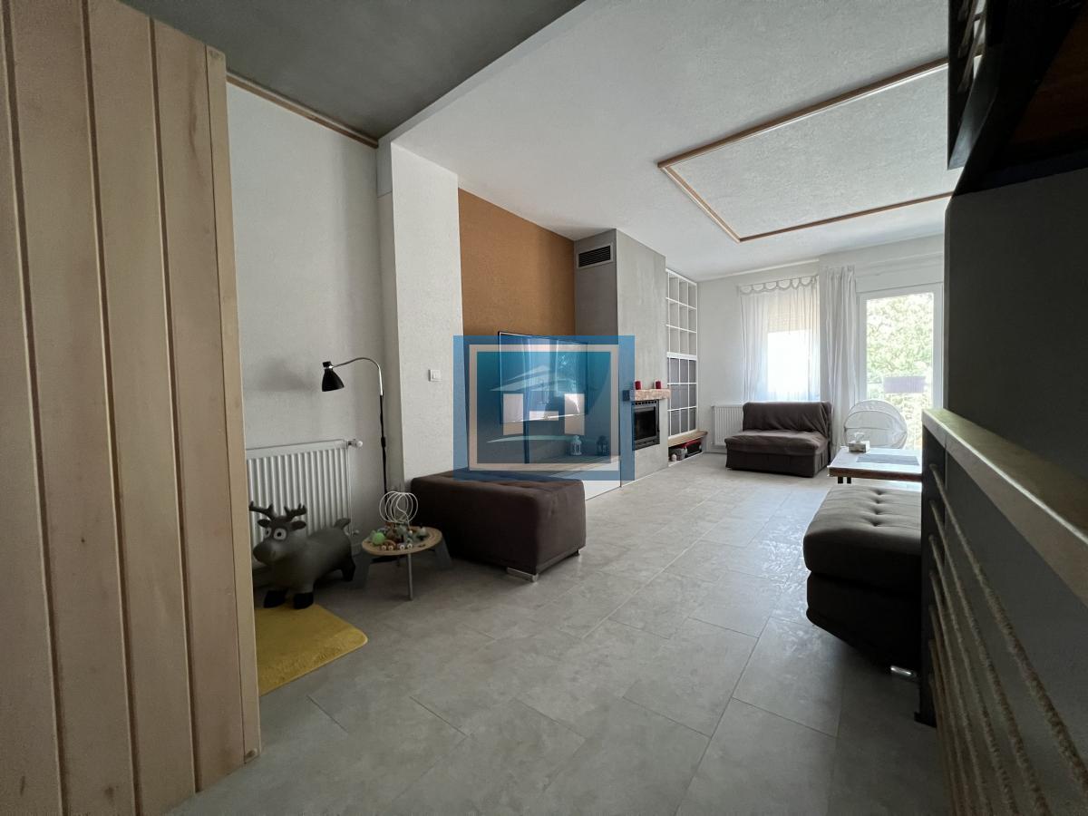 Prelepo uređen stan sa dvorištem 9