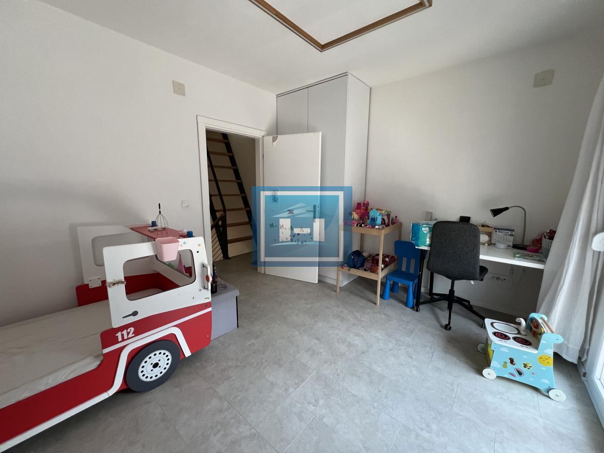 Prelepo uređen stan sa dvorištem 16