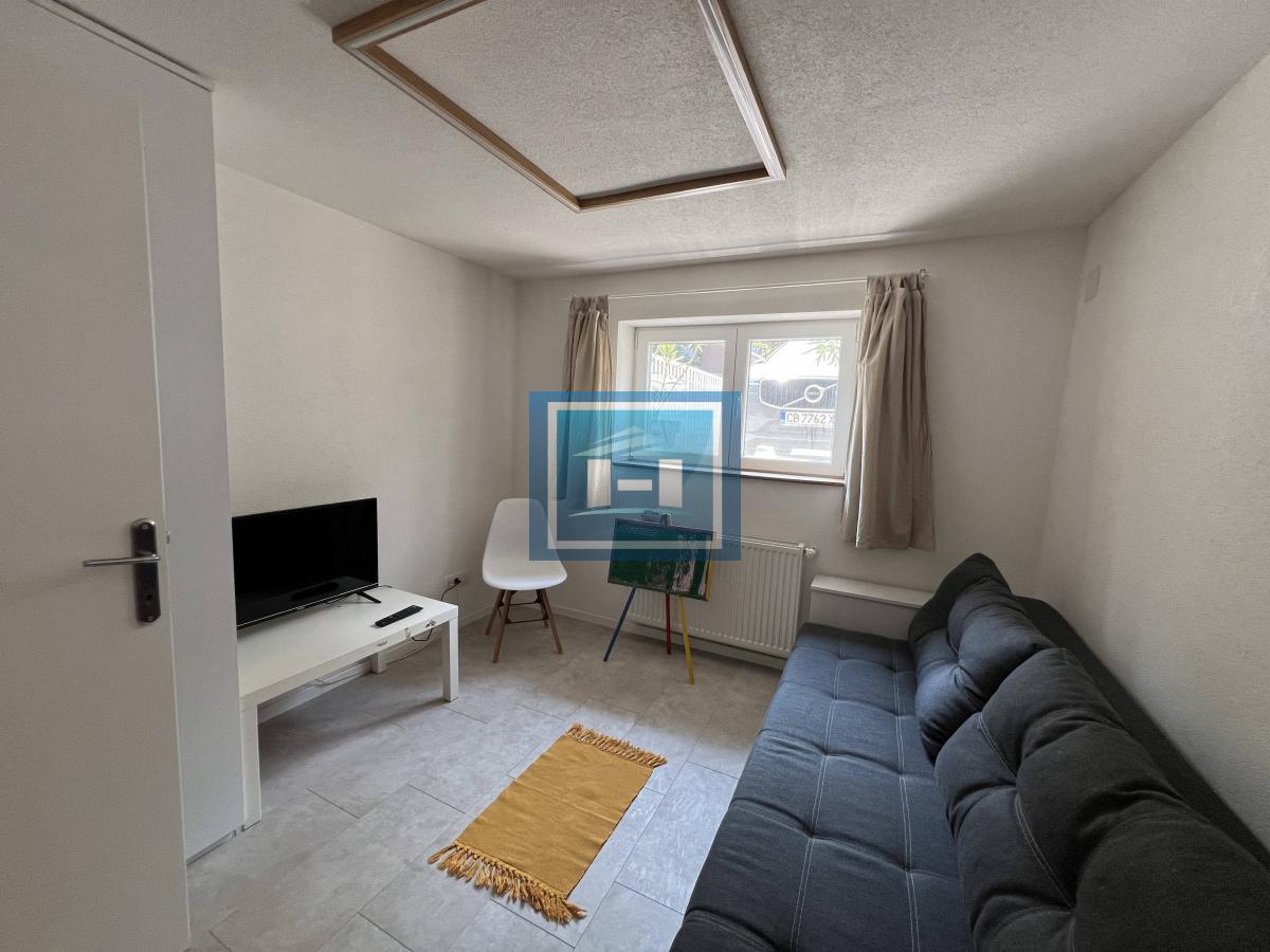 Prelepo uređen stan sa dvorištem 18