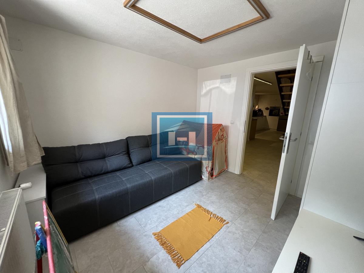 Prelepo uređen stan sa dvorištem 19