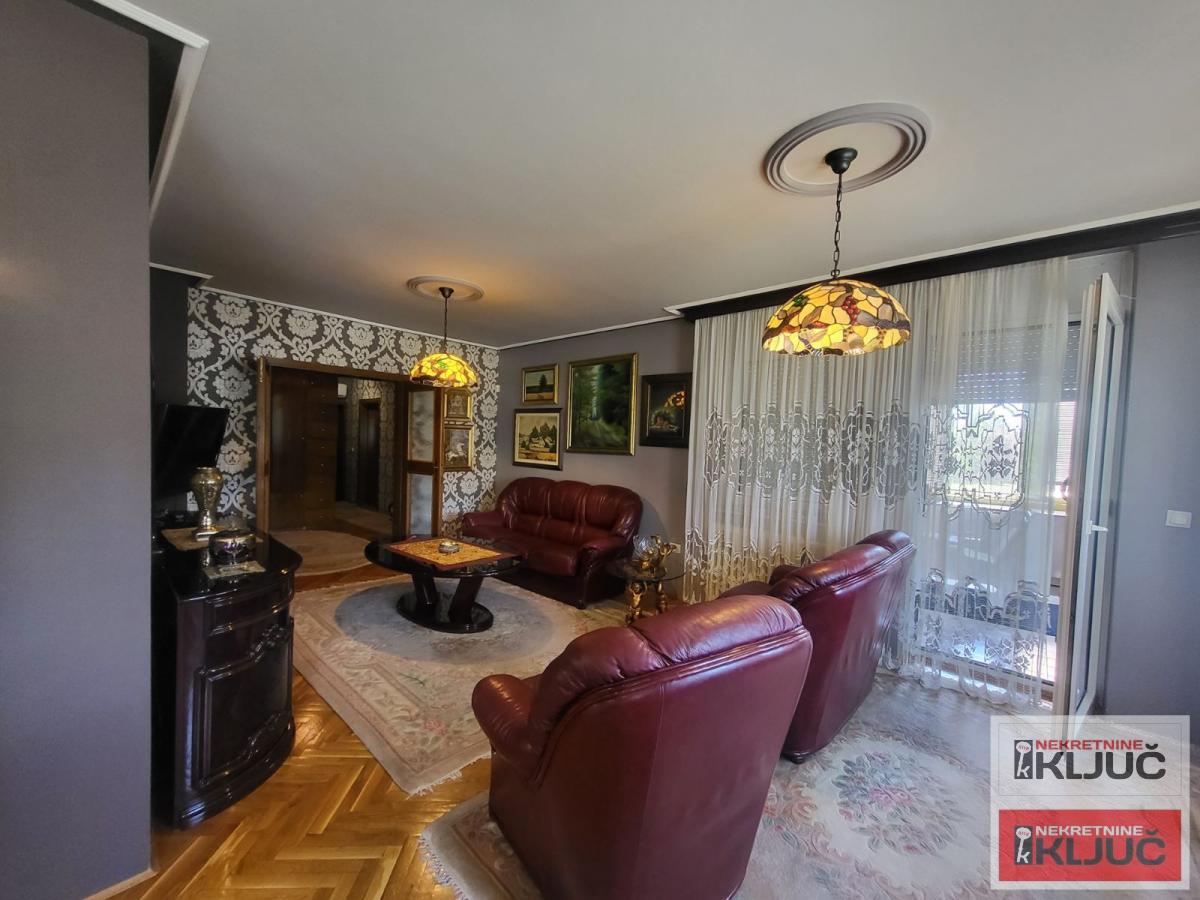 NOVO NASELJE-SAVINA, 120m2, Četvorosoban, Renoviran 2