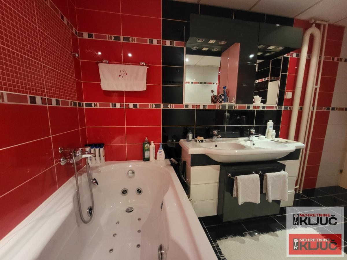 NOVO NASELJE-SAVINA, 120m2, Četvorosoban, Renoviran 6