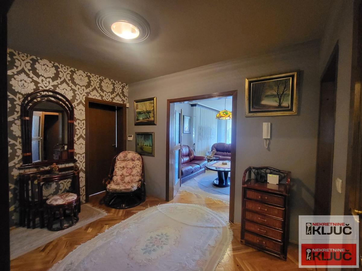 NOVO NASELJE-SAVINA, 120m2, Četvorosoban, Renoviran 12