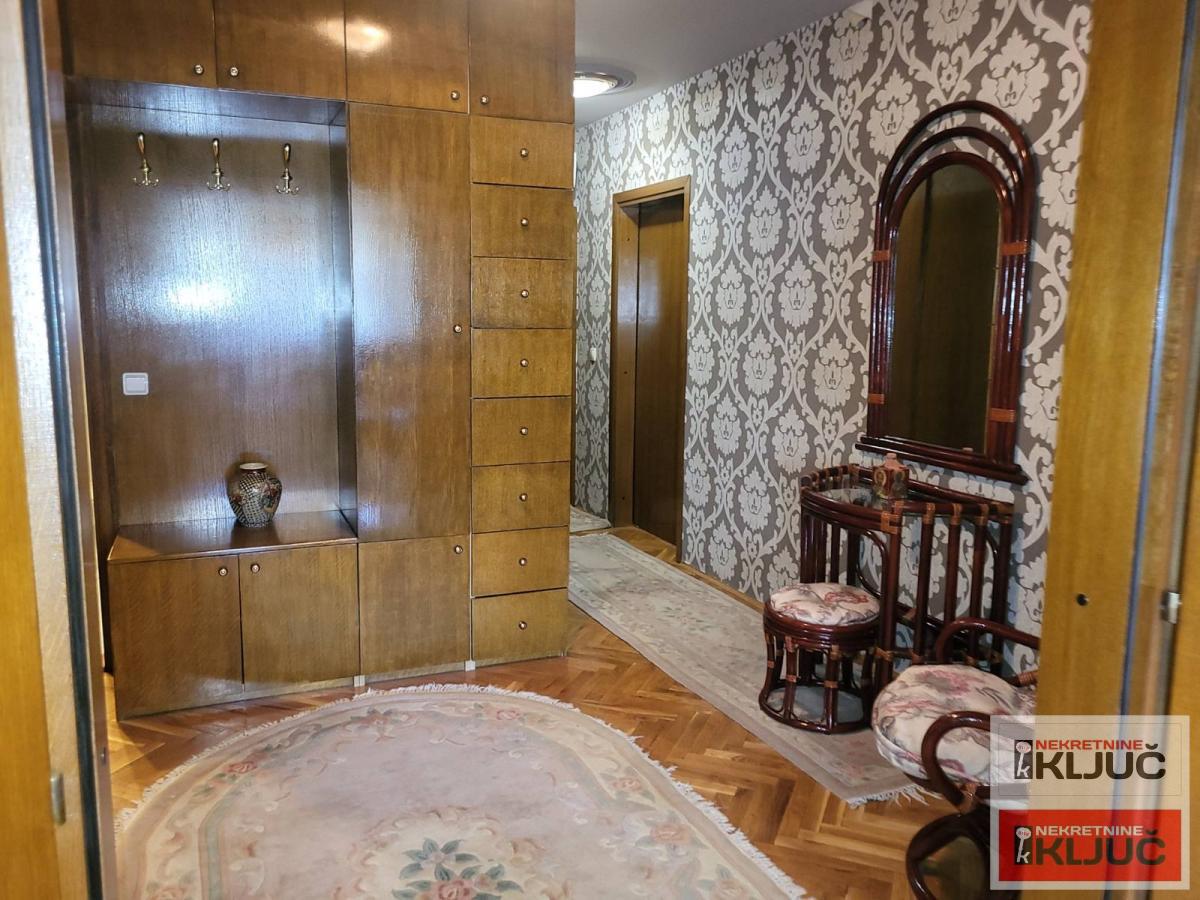 NOVO NASELJE-SAVINA, 120m2, Četvorosoban, Renoviran 13