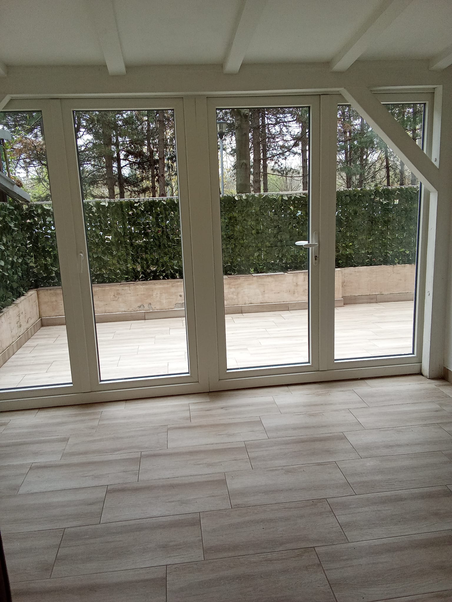 Куповина стана са терасом баштом Београд тражим куповину стана некретнине Србиjа Екcпо 2027   Тражи се стан  гарсоњера  мезонет  дуплекс  поткр 3