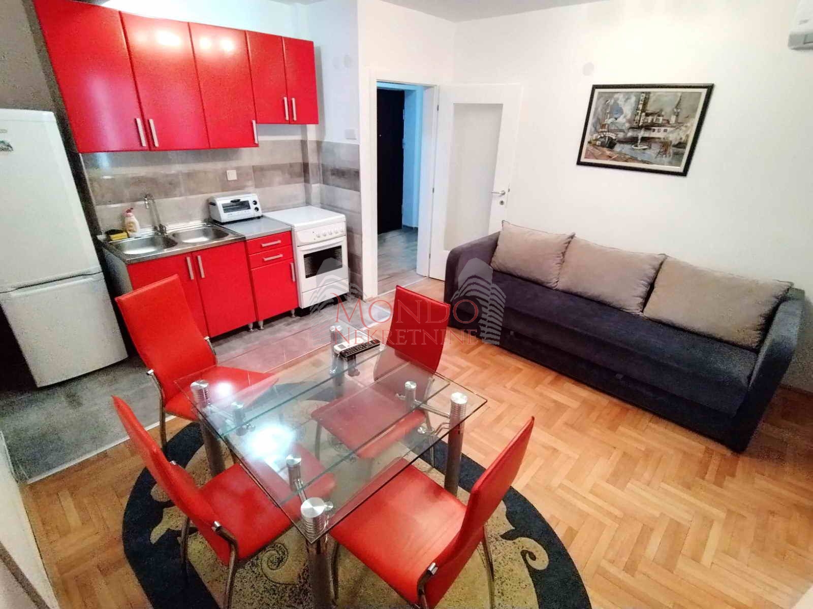 Jednoiposoban nov stan na Bulevaru Nemanjića 2