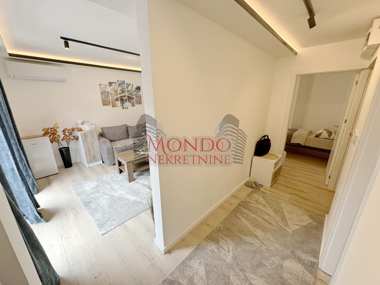 Jednoiposoban stan na Trosarini, novogradnja u plizini restorana Paris 5