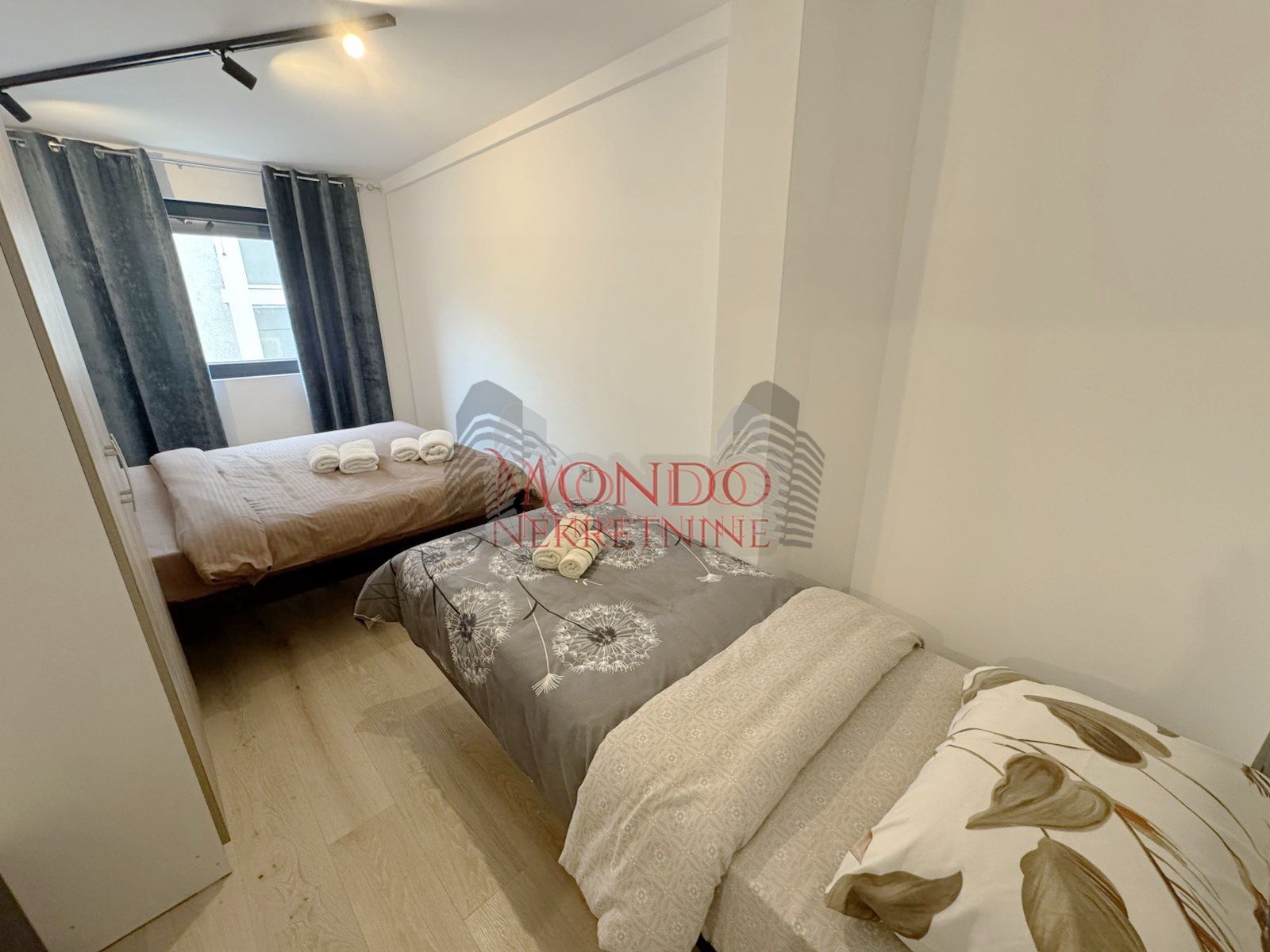 Jednoiposoban stan na Trosarini, novogradnja u plizini restorana Paris 6