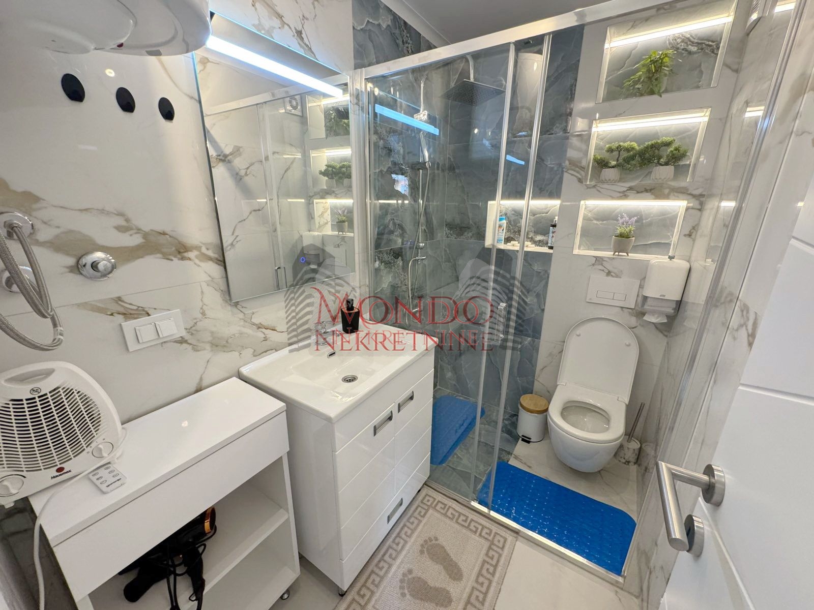 Jednoiposoban stan na Trosarini, novogradnja u plizini restorana Paris 10