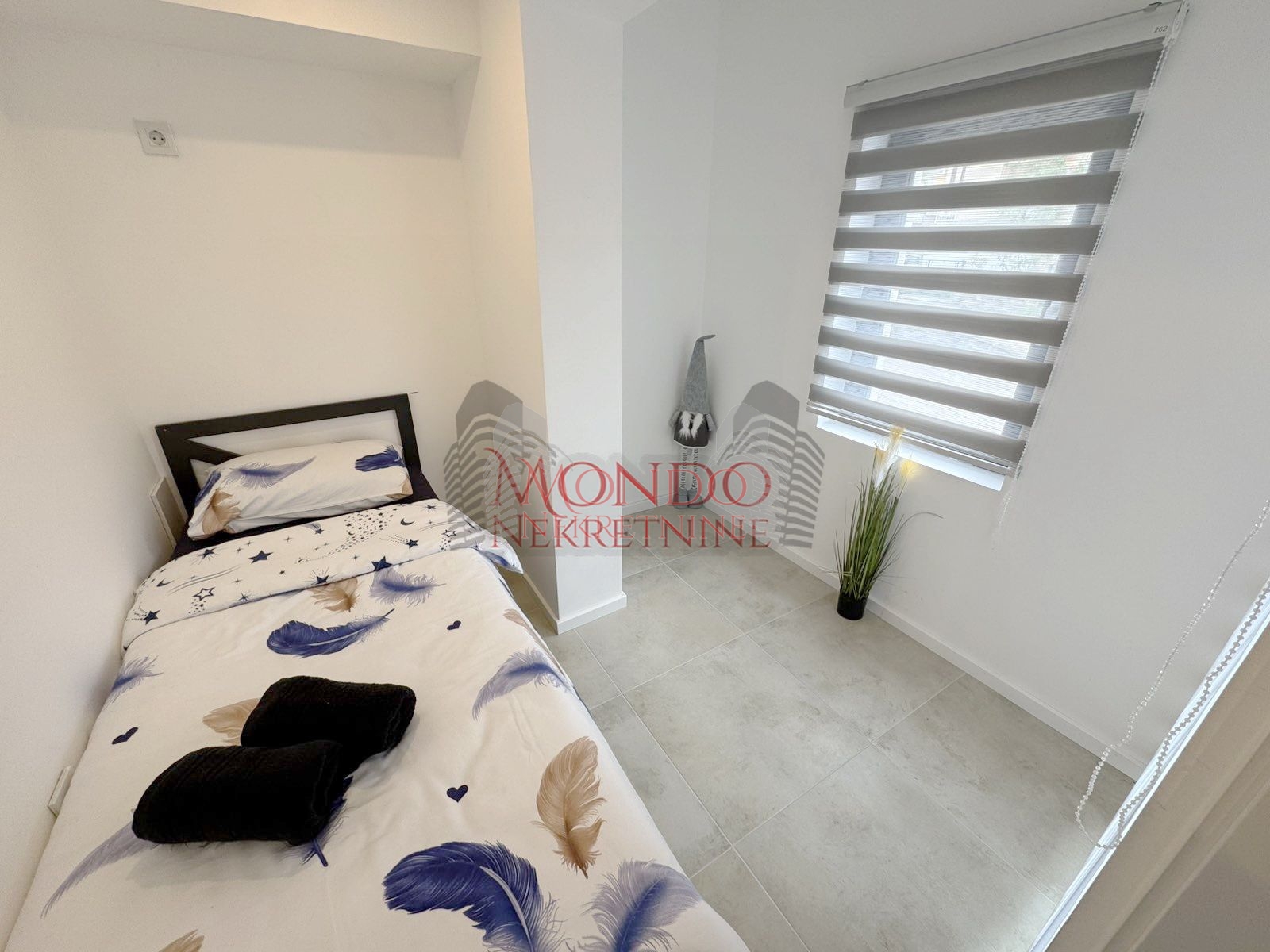 Jednoiposoban stan na Trosarini, novogradnja u plizini restorana Paris 9