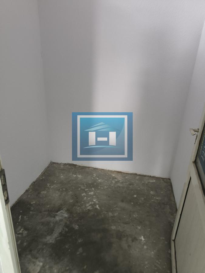 Top prilika za izdavanje! Poslovni prostor 230m² sa magacinom i parkingom! 5