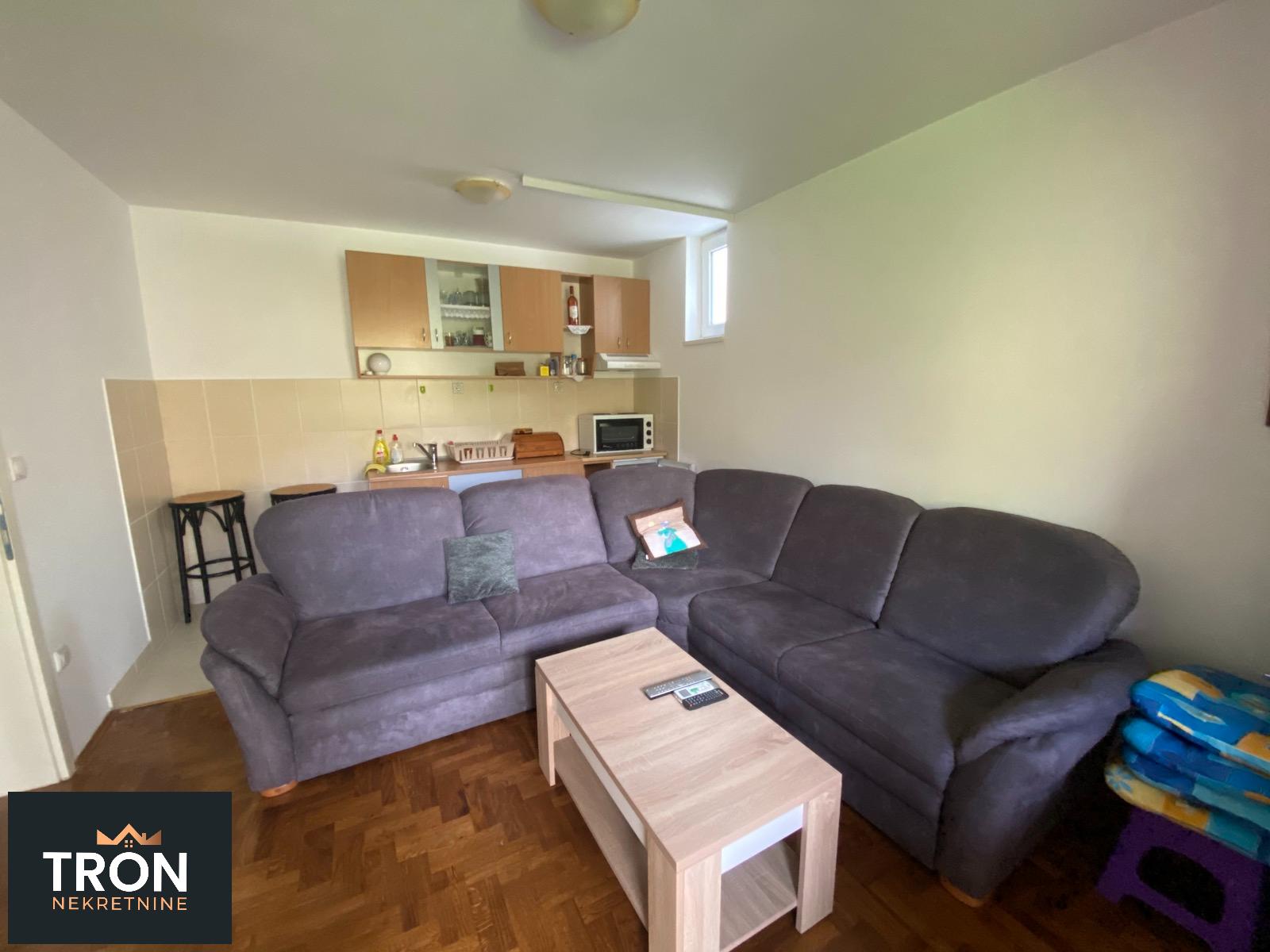 Garsonjera sa dvoristem 26m2 1