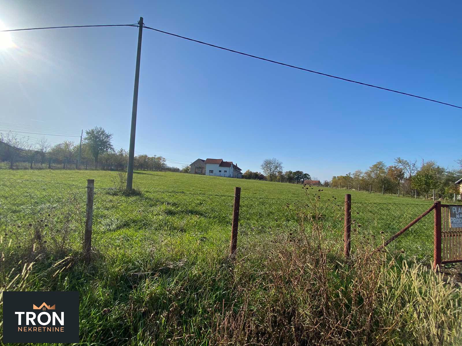 Poljoprivredni plac  13 14ari 1