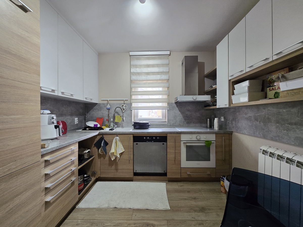 Dragoslava Srejovića  kuća 162m2  2 etaže  4 7a 3