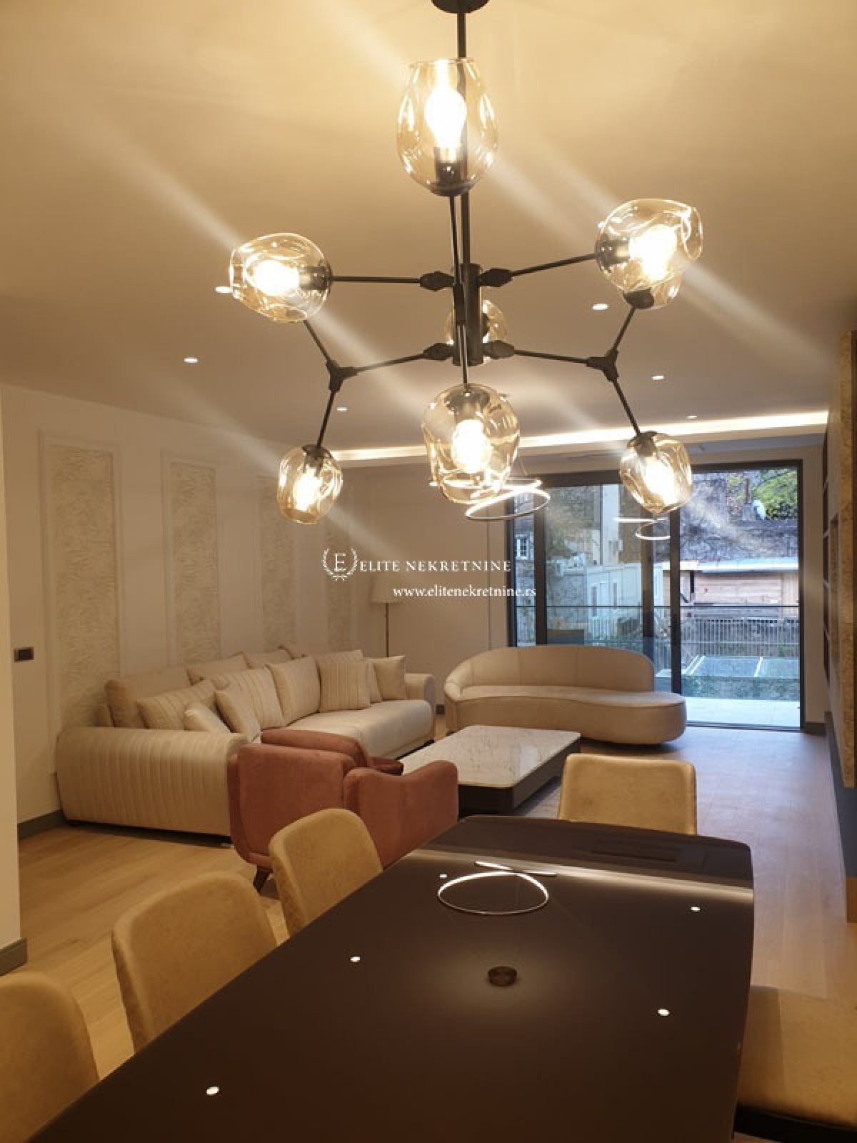 Izdavanje Luksuzni stanovi na Vračaru   garaža  novogradnja 2