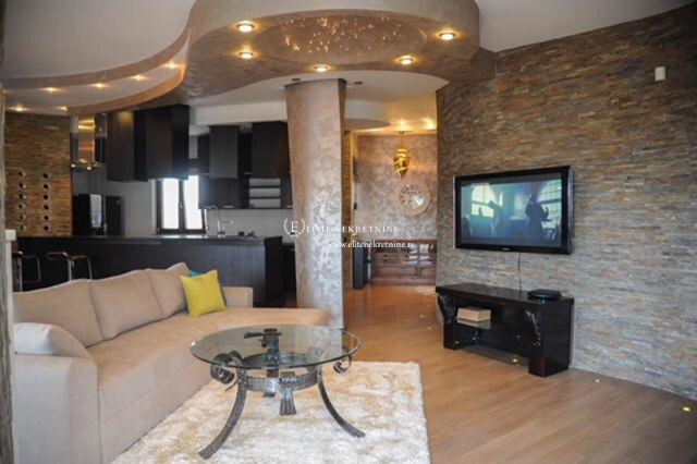 Luksuzan penthouse sa kaminom  Trosoban  5