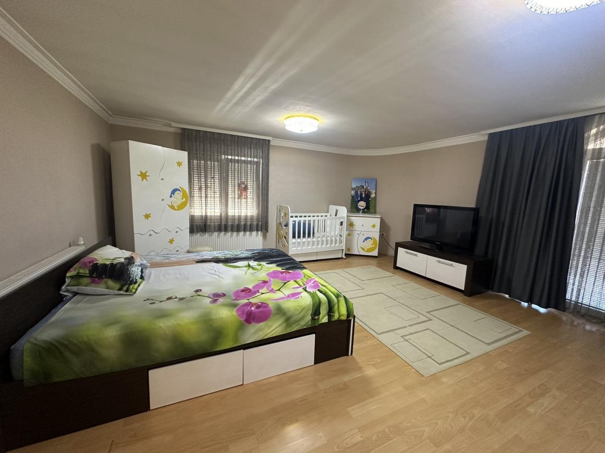 Na prodaju – Luksuzna porodična kuća 30