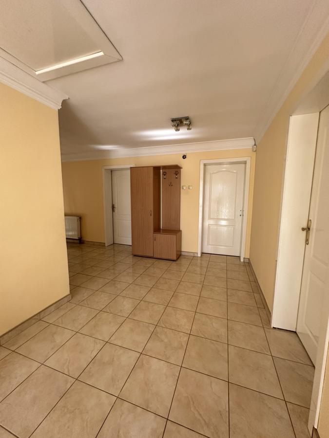 Na prodaju – Luksuzna porodična kuća 50