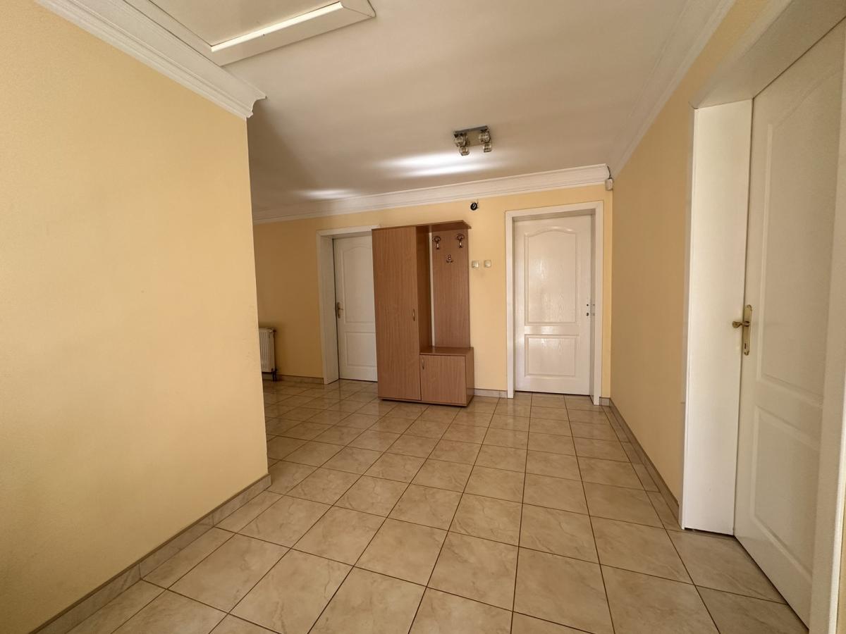 Na prodaju – Luksuzna porodična kuća 51