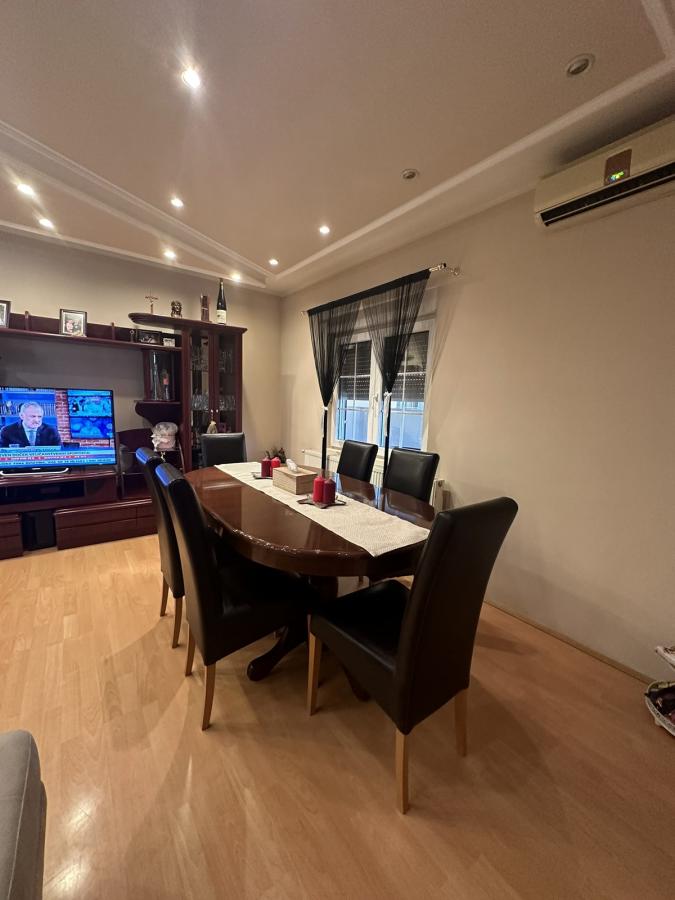 Na prodaju – Luksuzna porodična kuća 18