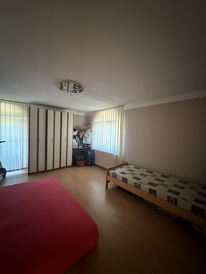 Na prodaju – Luksuzna porodična kuća 36