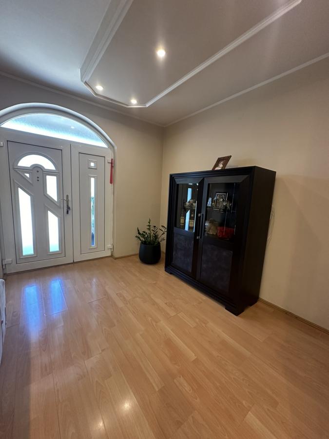 Na prodaju – Luksuzna porodična kuća 41