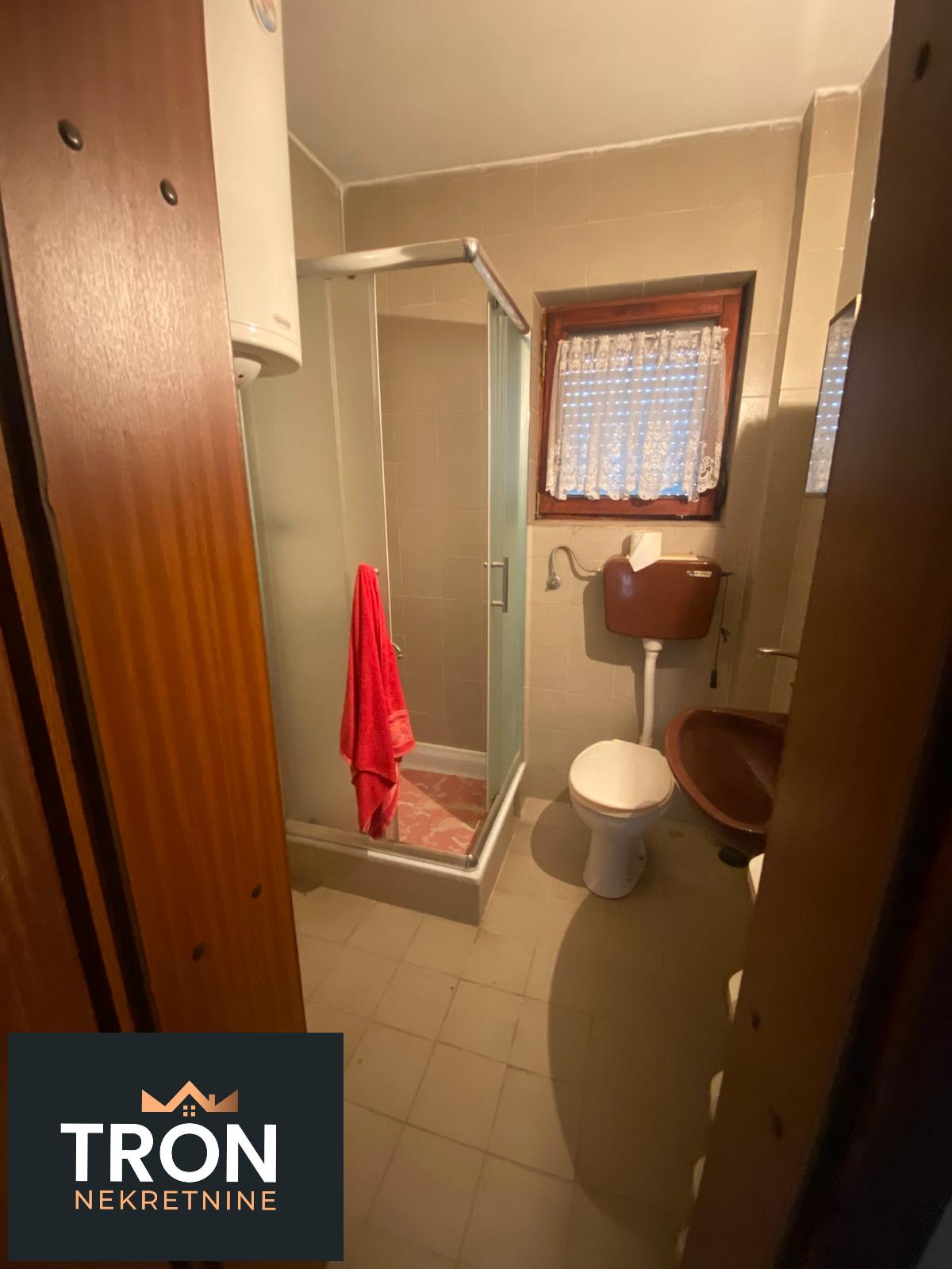 Kuca u mirnom delu Banje 3