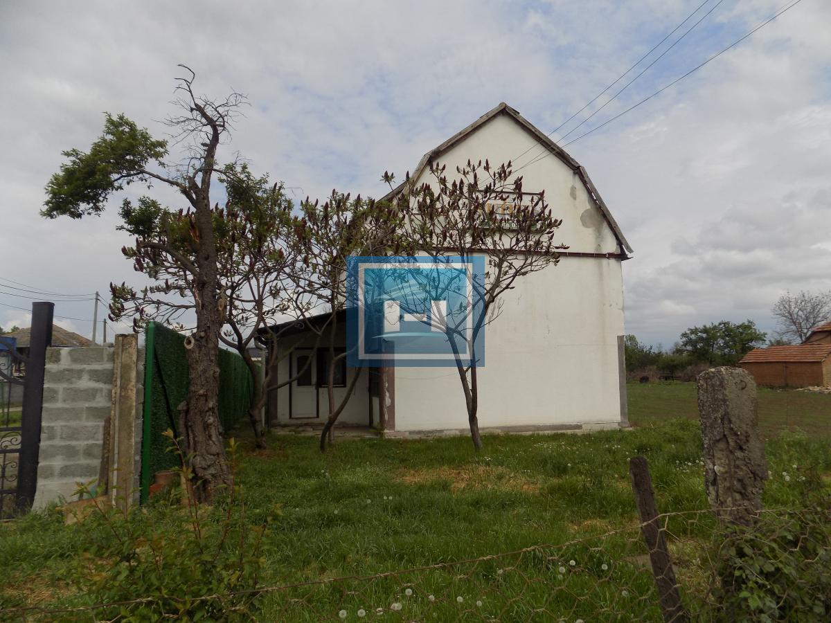 Na prodaju kuća-hitno 8